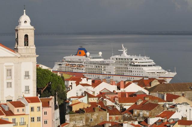 Alfama 44 *