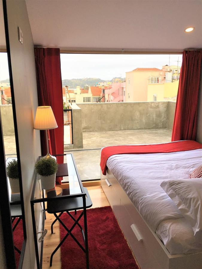 The Bridge Hostal Lisboa