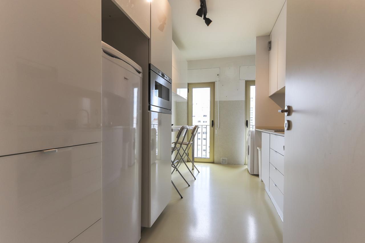 Modern & Bright Avenidas Novas By Homing Lisboa