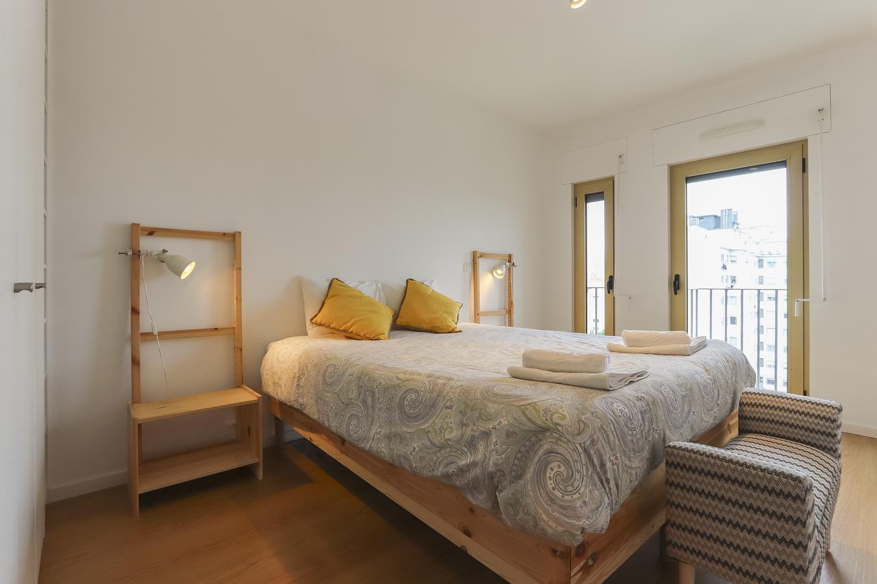 Modern & Bright Avenidas Novas By Homing * Lisboa