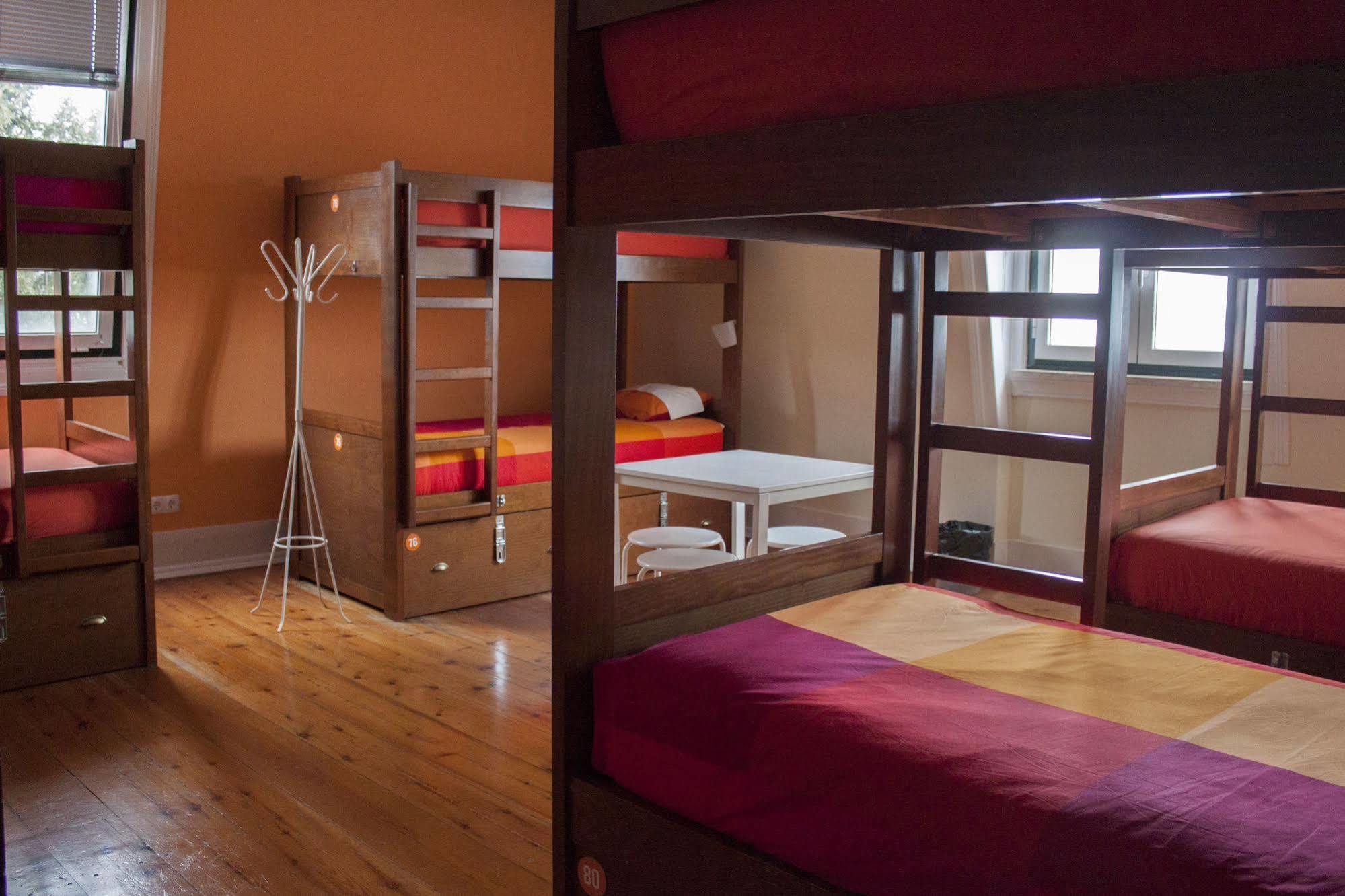 Lisb'on Hostal *