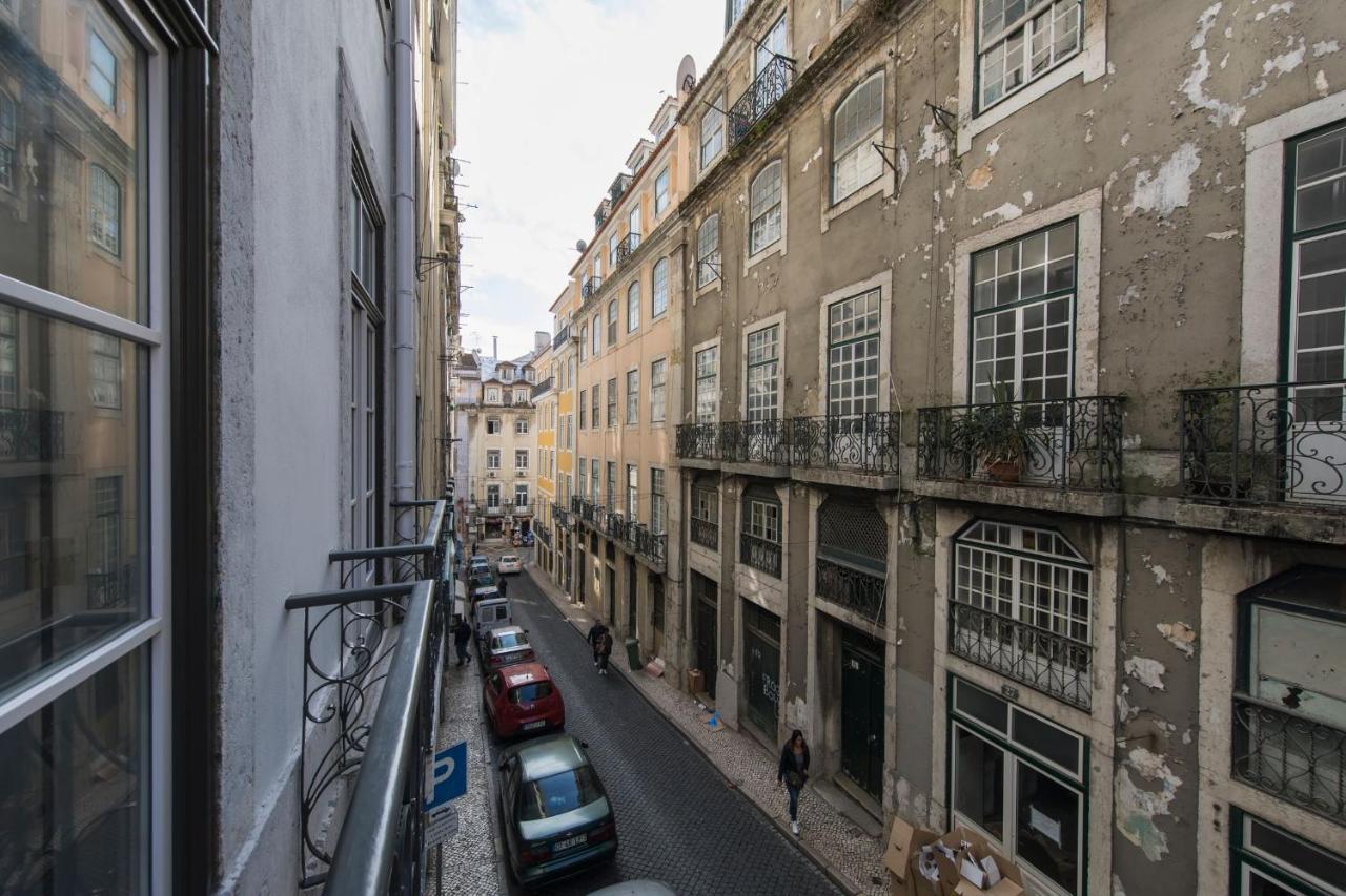 Lovelystay - Charming 3 Bedroom Wonder Downtown *