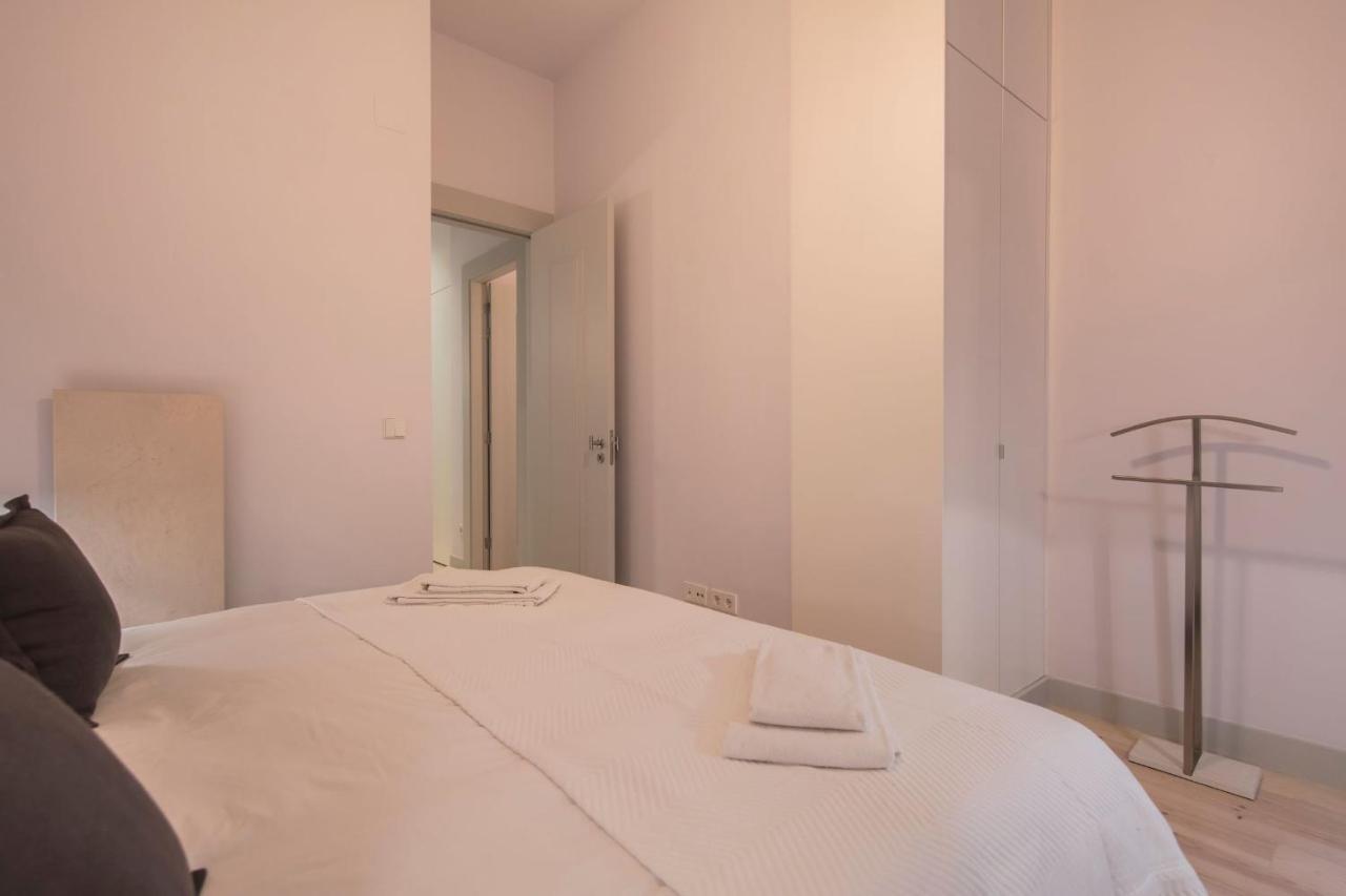 Lovelystay - Charming 3 Bedroom Wonder Downtown *