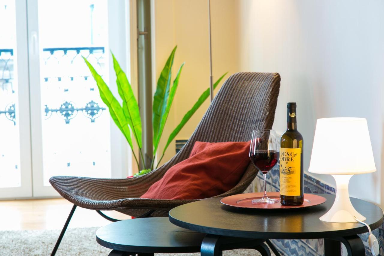 Joivy Elegant 2br With Workspace Nearby Baixa-chiado Subway Apartment