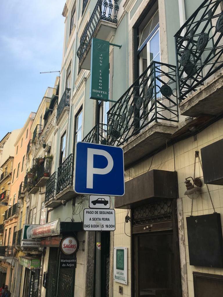 Hostal Just *