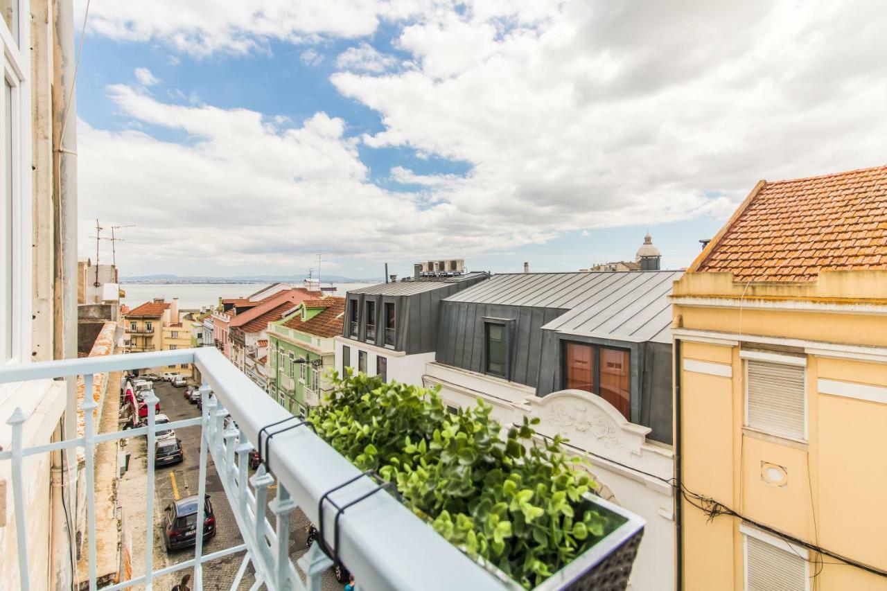 Barbosa River Views * Lisbon