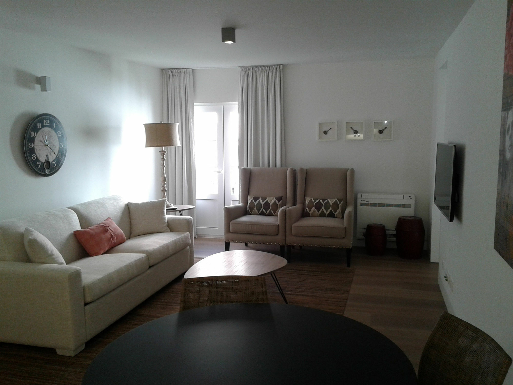 Alma Moura Residences *