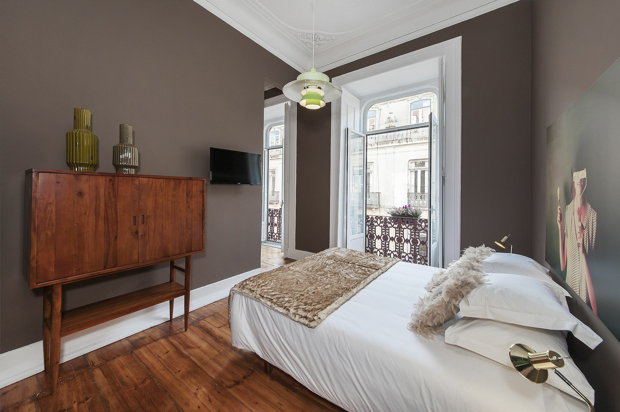 Lisbon Cheese & Wine Suites