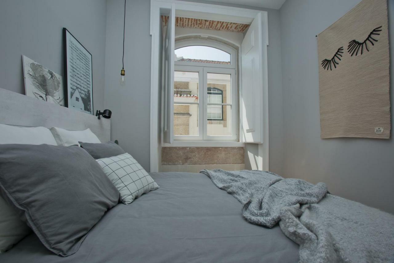 Update Urban Chic Flat In 19th Century Building 2 Bedrooms & 2 Bathrooms & Ac Alfama District *