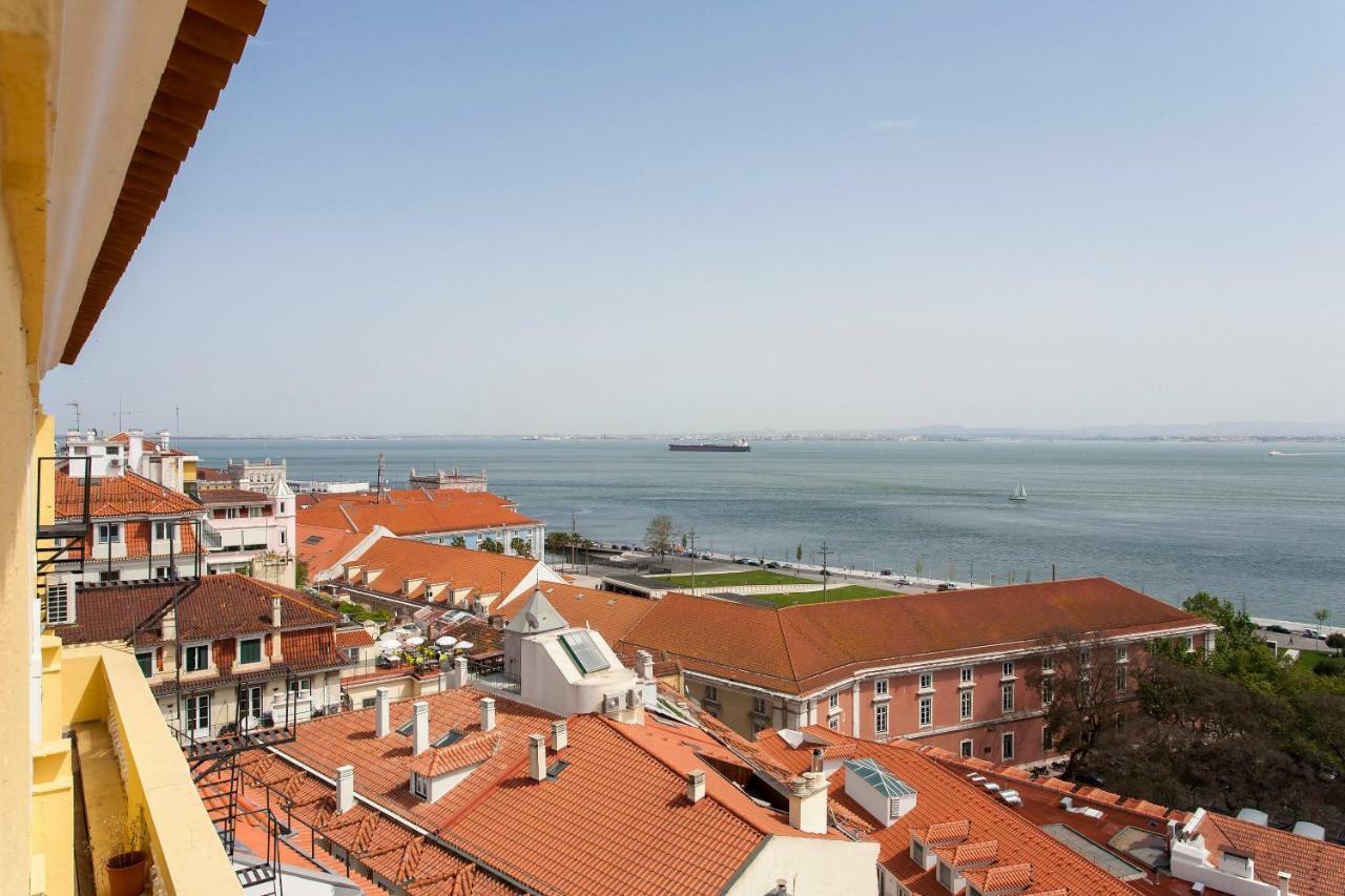 Chiado River View Deluxe Apartamento *