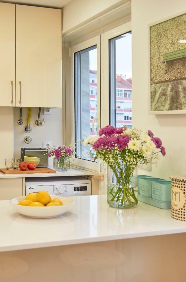Light With Amazing Balcony, By Timecooler Apartamento Lisboa