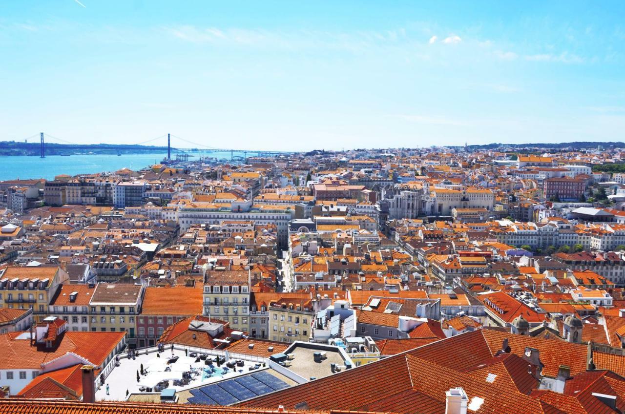 Romantichome At Alfama's Heart