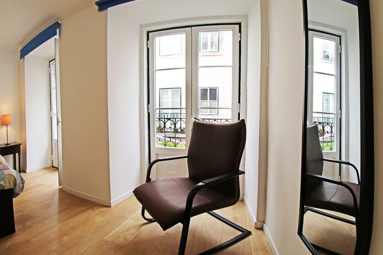Apartment Romantichome At Alfama's Heart Lisbon