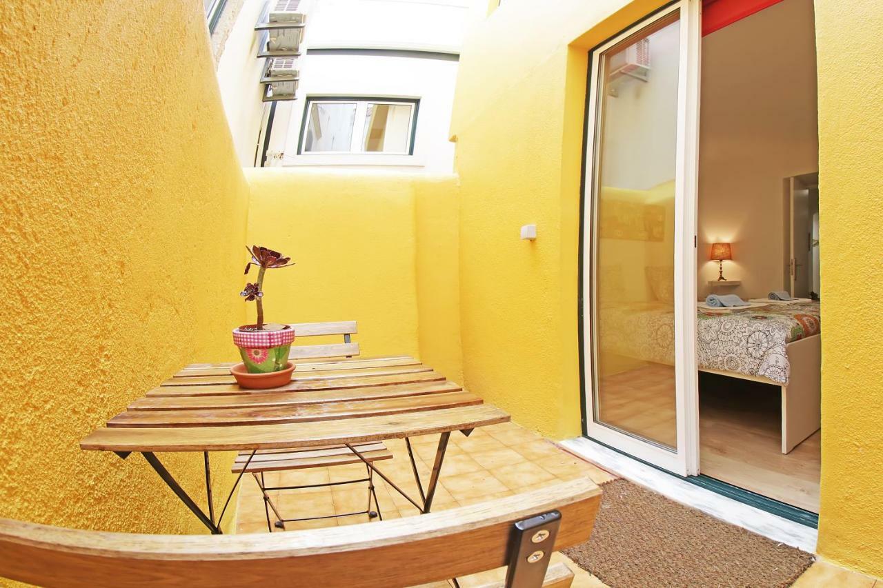 Apartment Romantichome At Alfama's Heart Lisbon