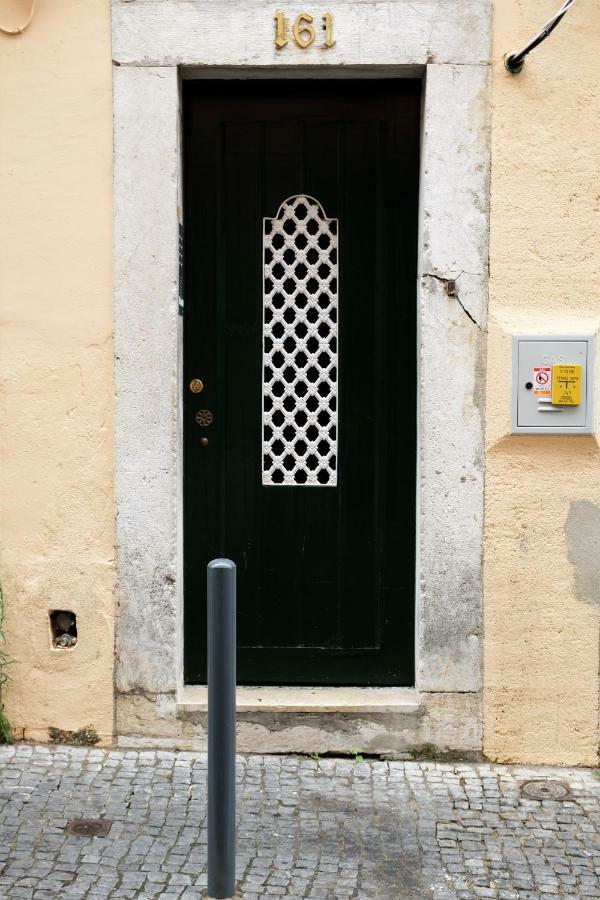Apartment Romantichome At Alfama's Heart Lisbon