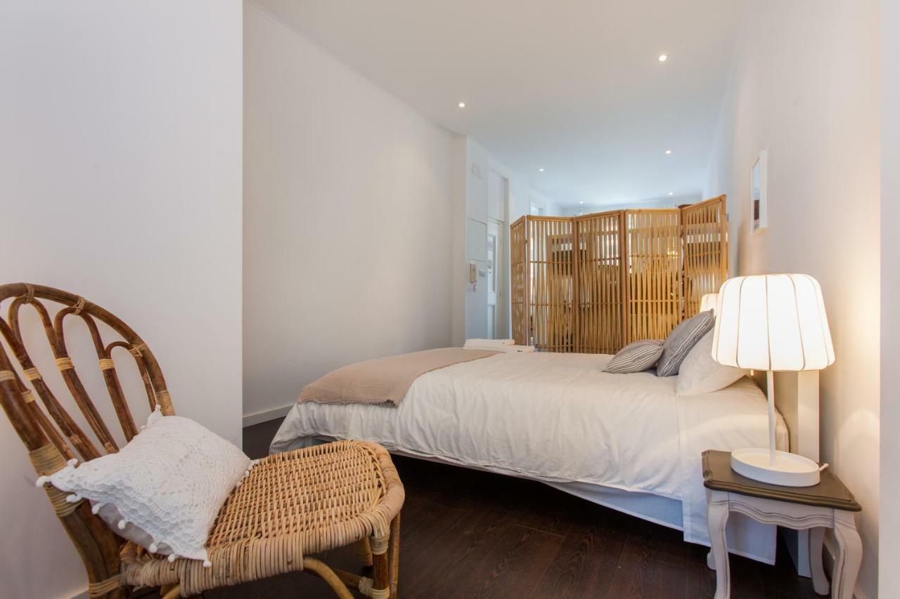Typical Light Filled Graça Apartment, By Timecooler *