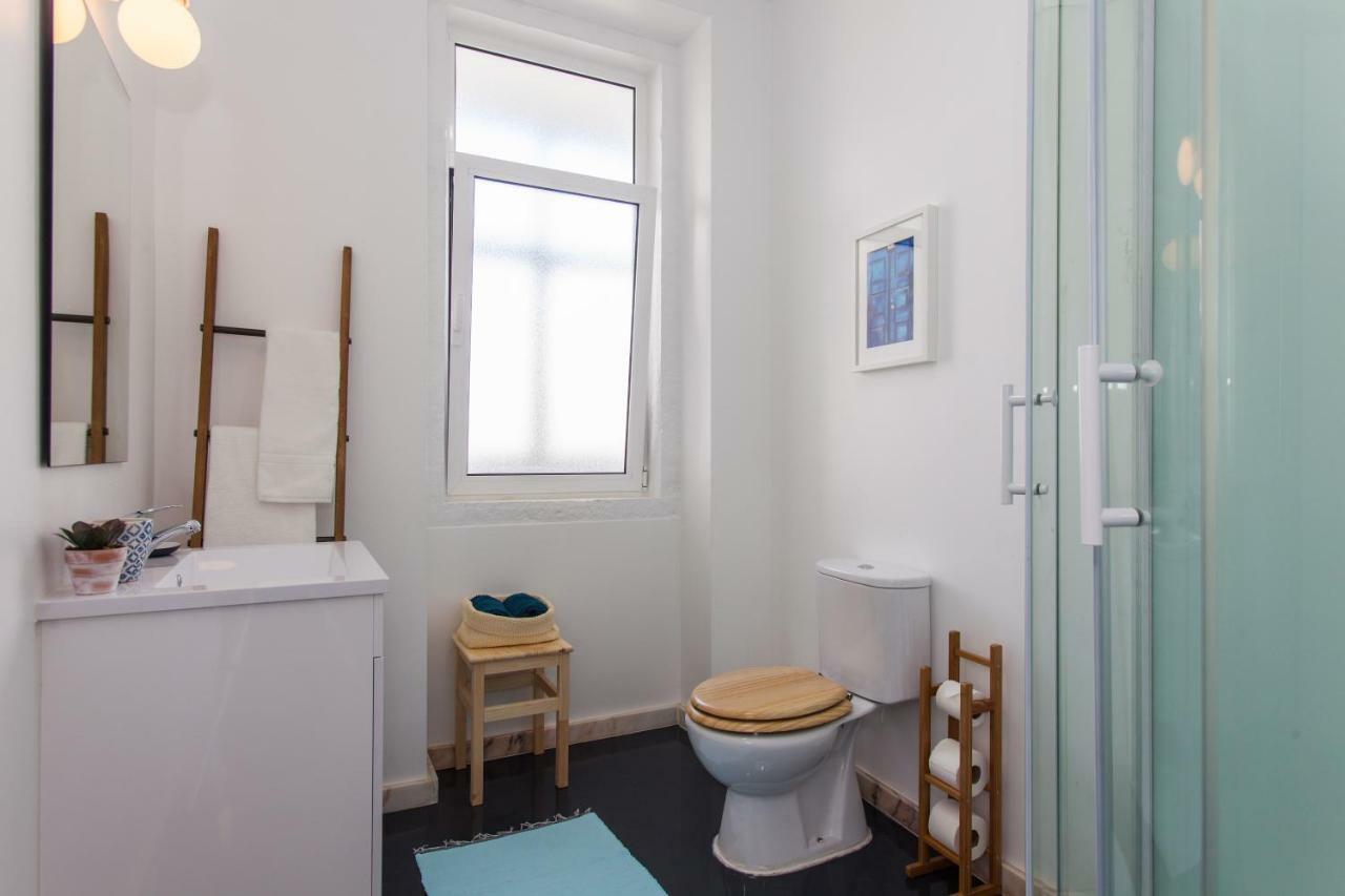 Typical Light Filled Graça Apartment, By Timecooler Apartamento Lisboa