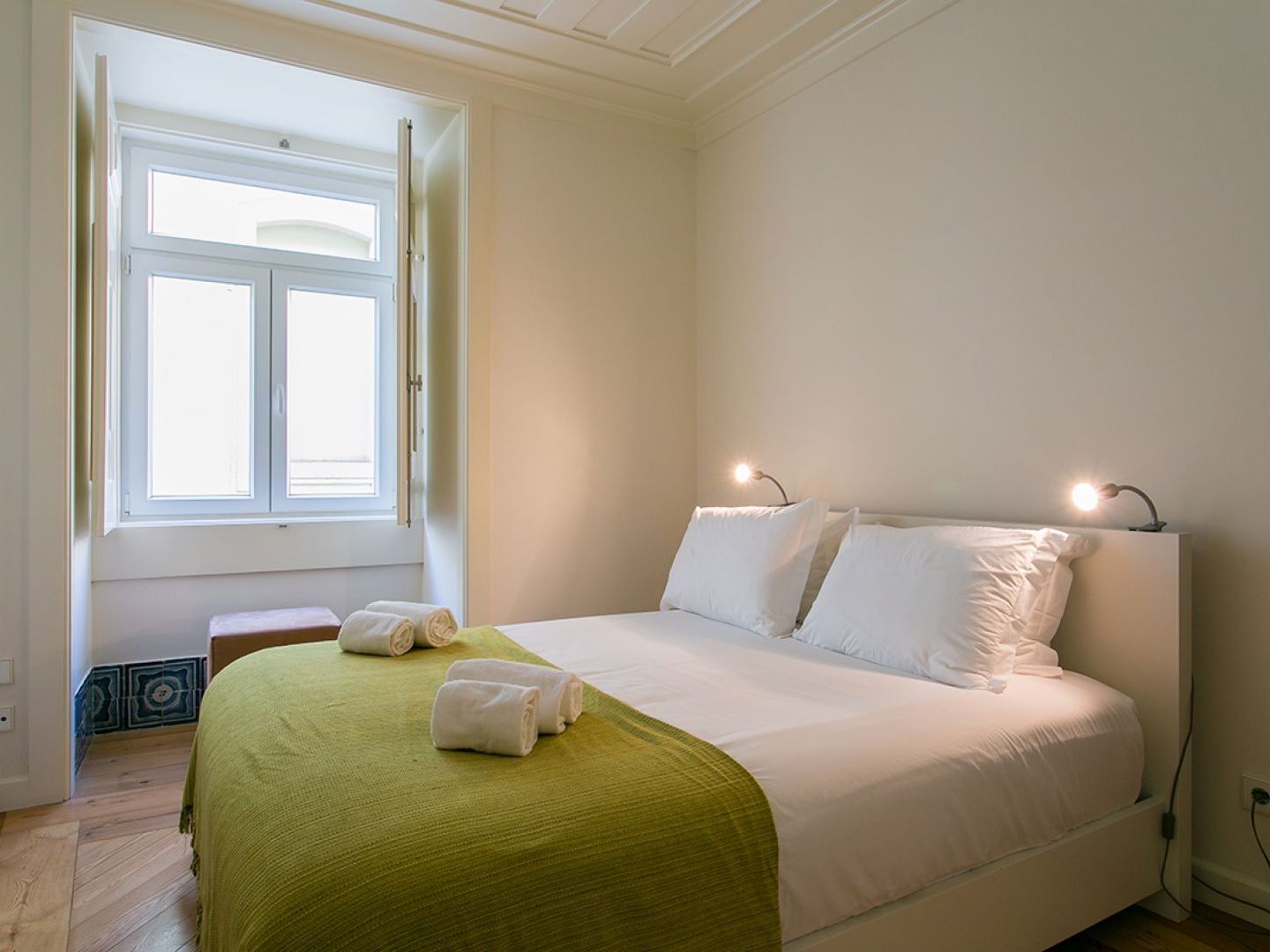 Joivy Elegant 2br With Workspace Nearby Baixa-chiado Subway Apartment