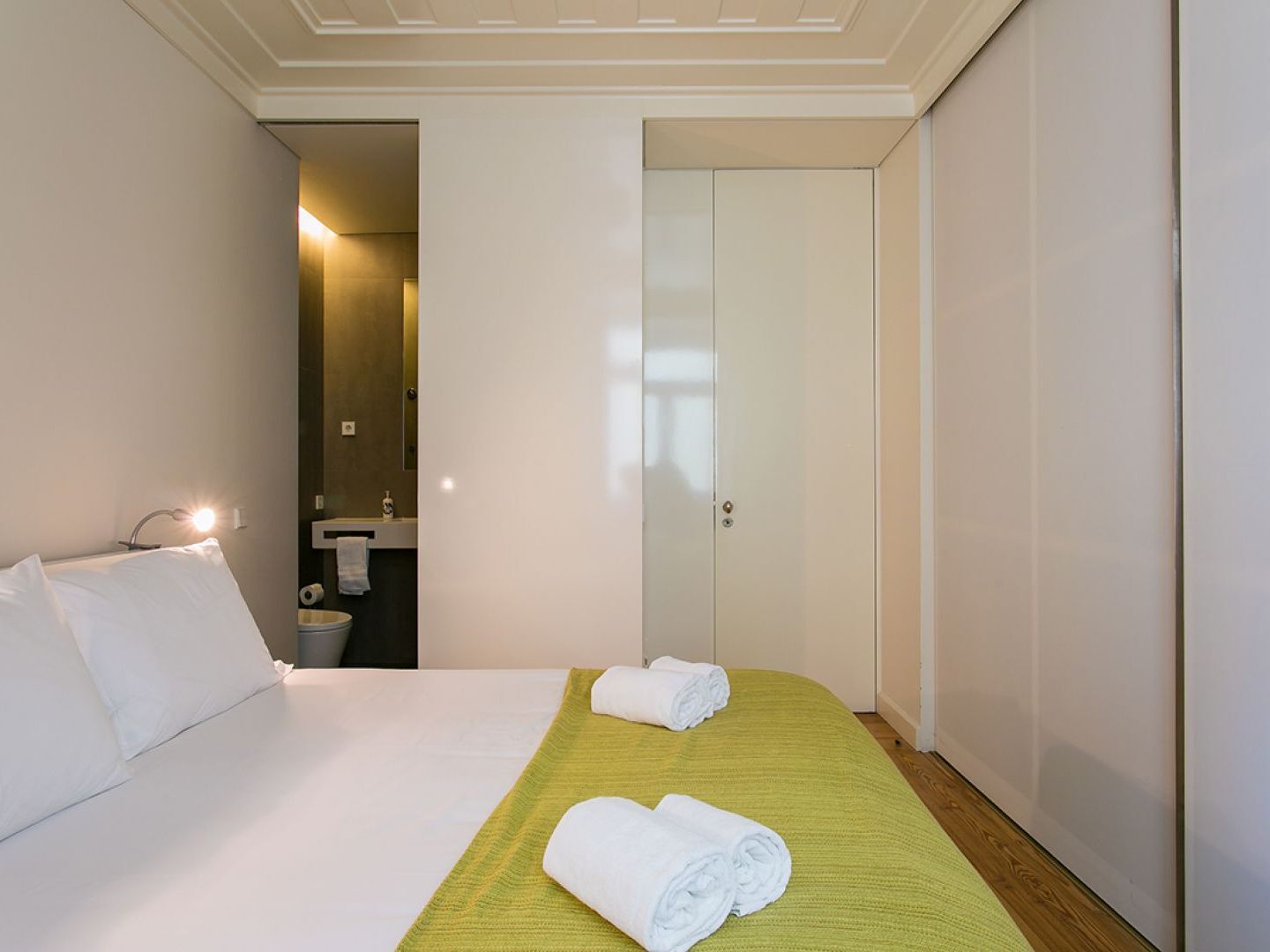 Joivy Elegant 2br With Workspace Nearby Baixa-chiado Subway