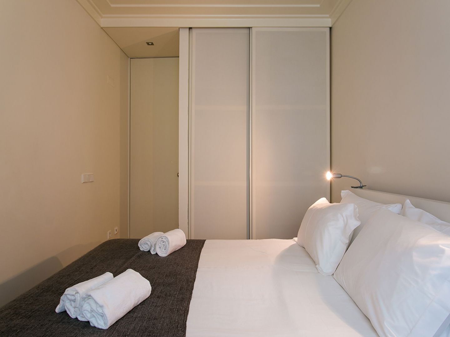 Joivy Elegant 2br With Workspace Nearby Baixa-chiado Subway Apartment *