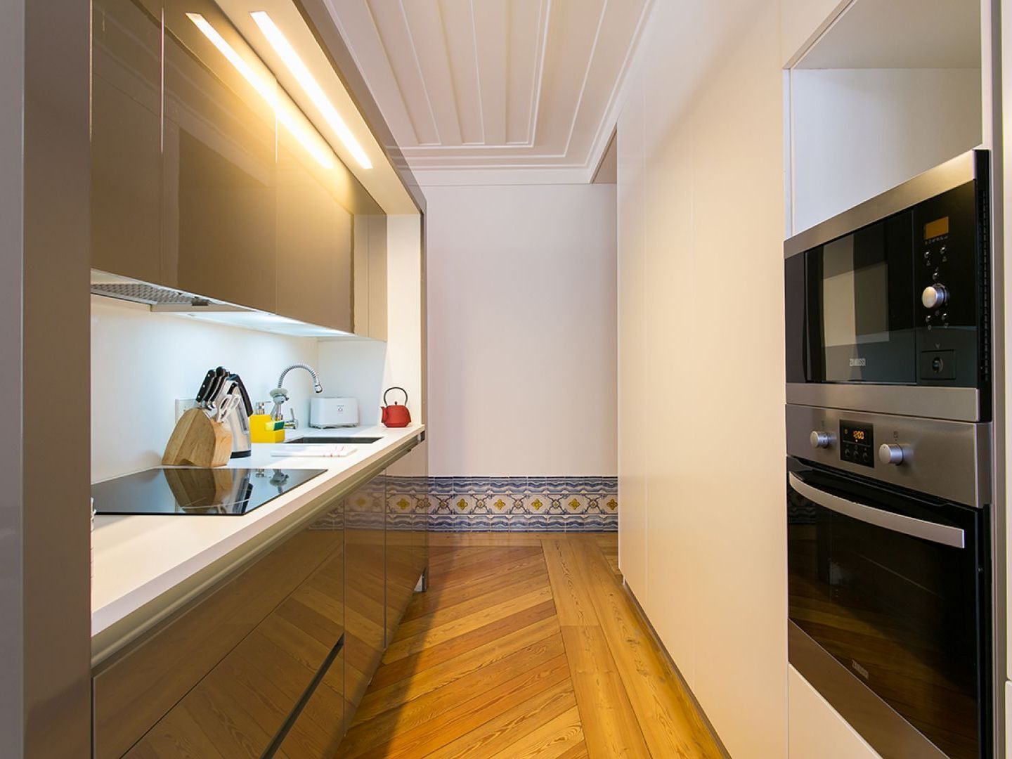 Apartment Joivy Elegant 2br With Workspace Nearby Baixa-chiado Subway