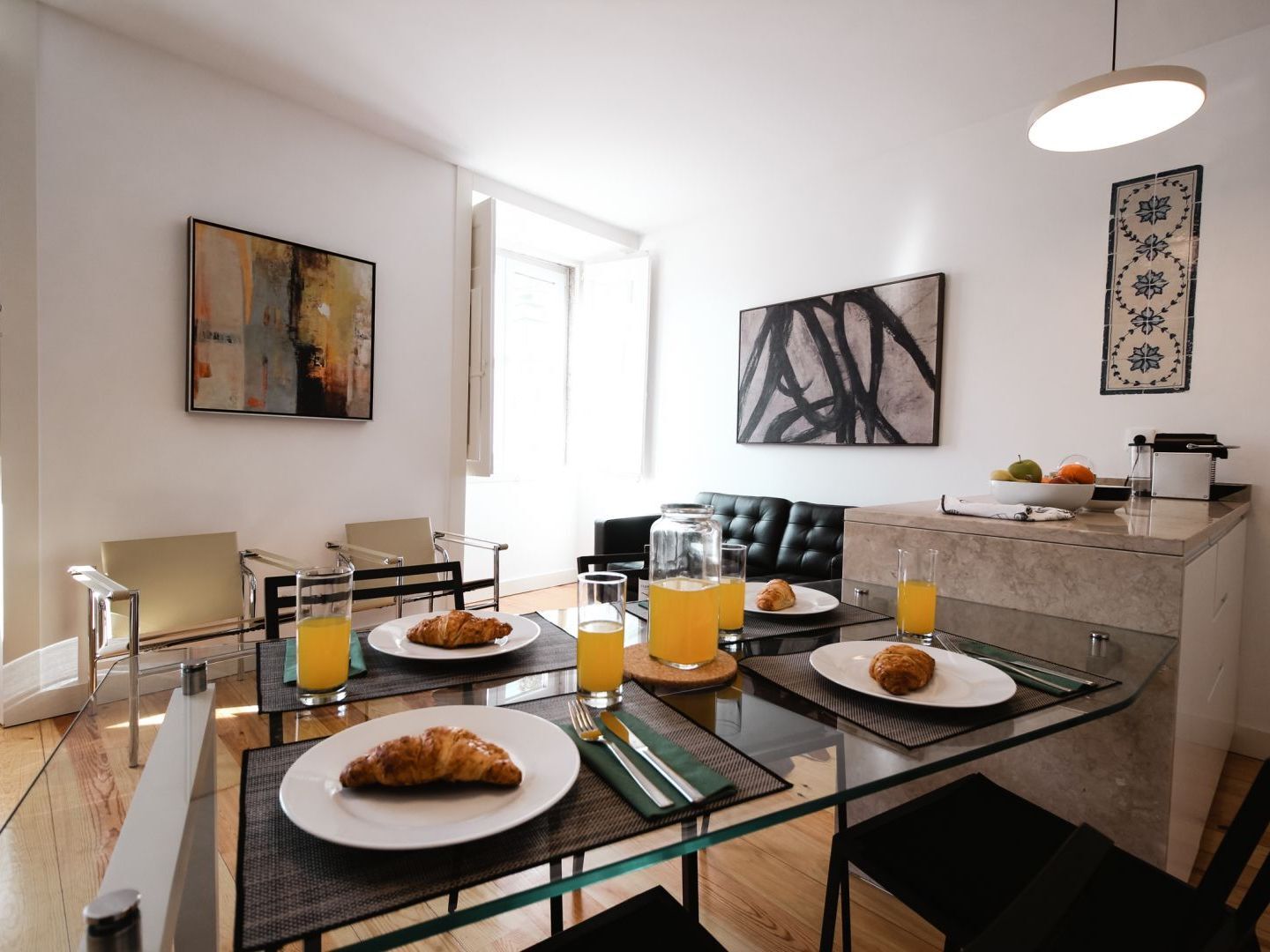 Joivy Elegant 2br Nearby Tram 28e Stop - Portas Sol Apartment