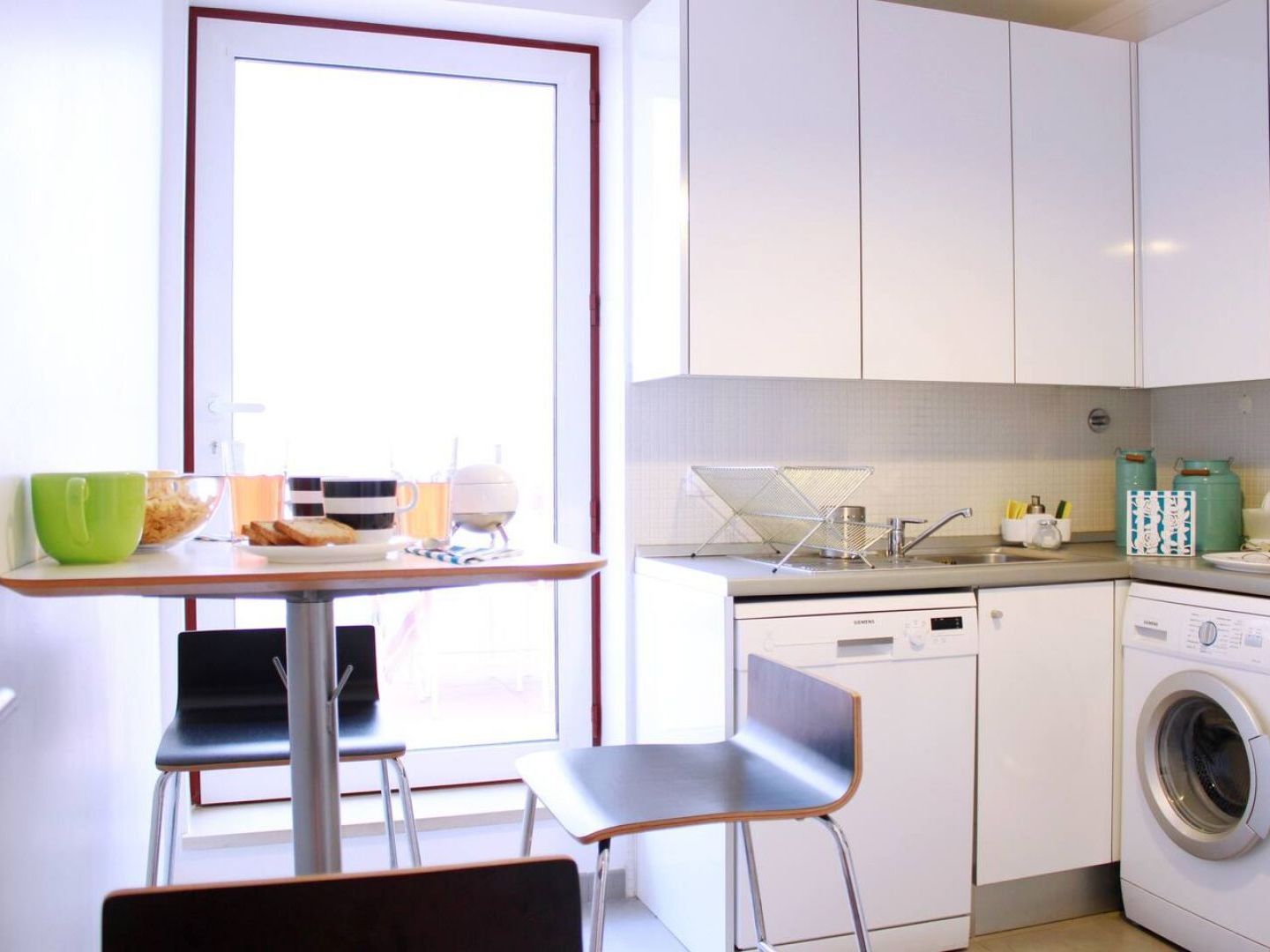 Joivy Modern 1-bed With Terrace, Moments From Sao Bento Palace * Lisboa