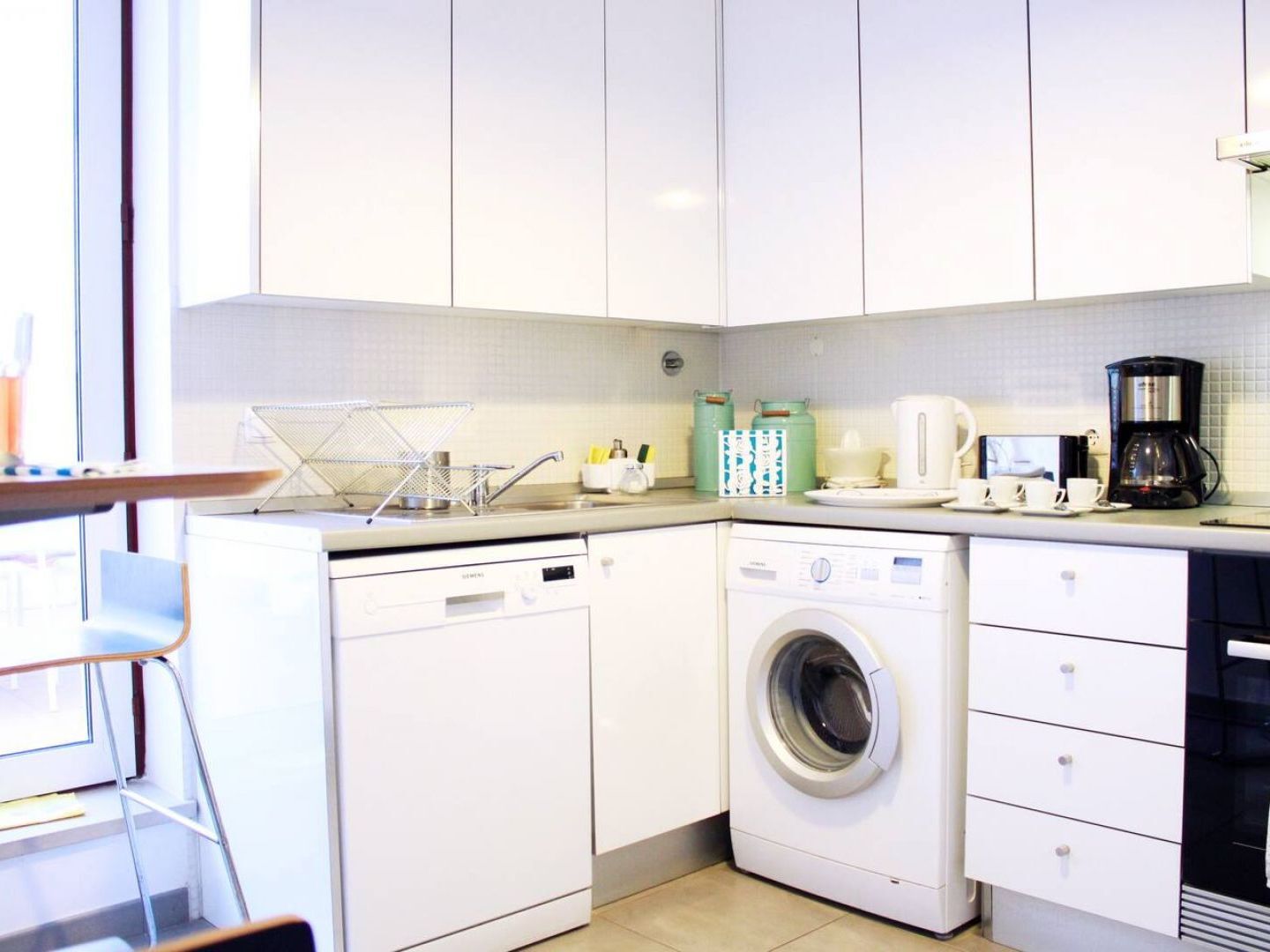Joivy Modern 1-bed With Terrace, Moments From Sao Bento Palace *