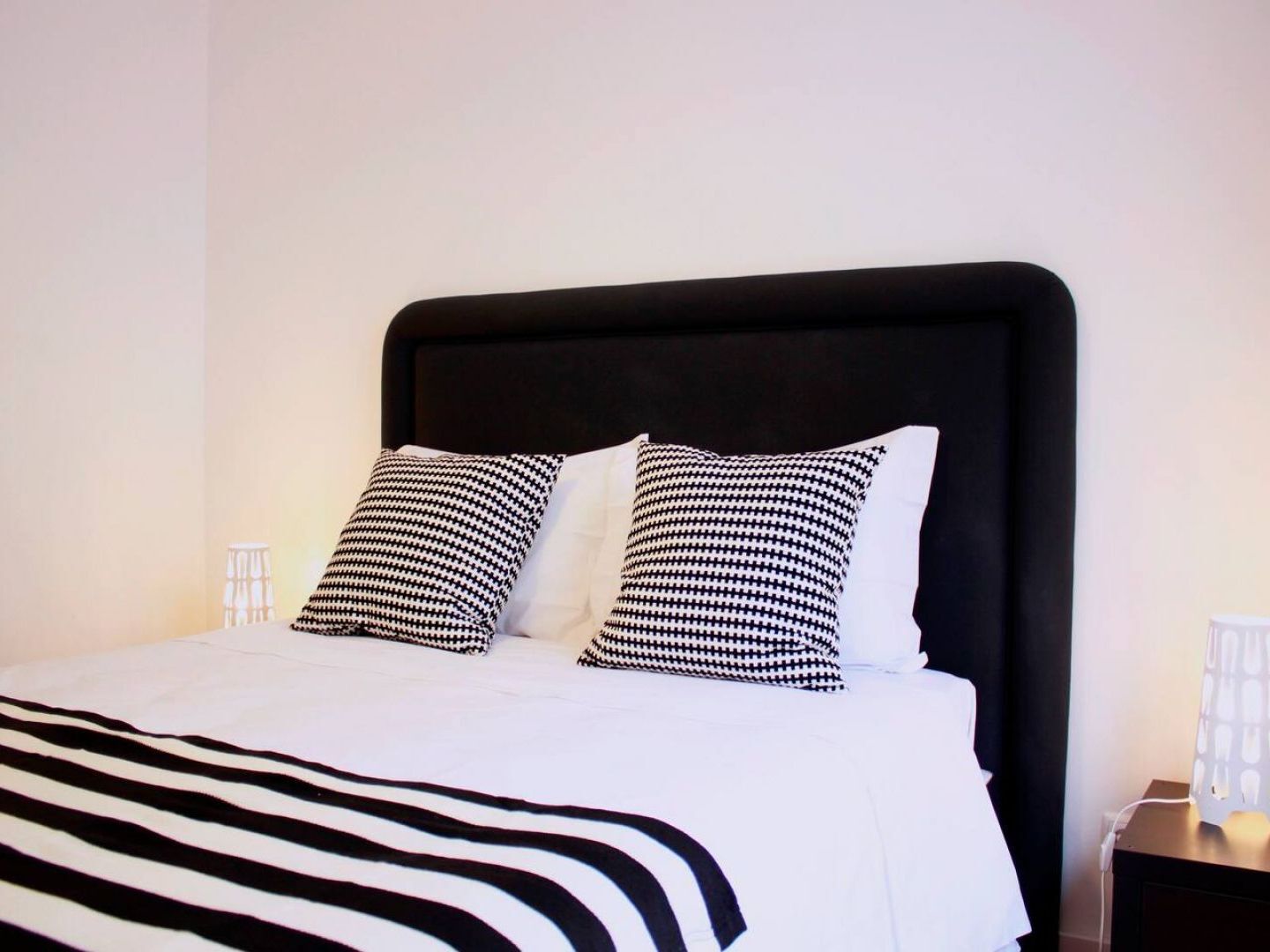 Apartamento Joivy Modern 1-bed With Terrace, Moments From Sao Bento Palace Lisboa