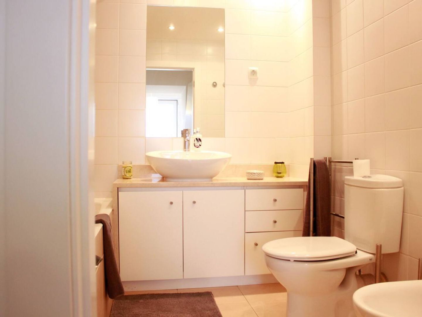 Joivy Modern 1-bed With Terrace, Moments From Sao Bento Palace Apartamento Lisboa