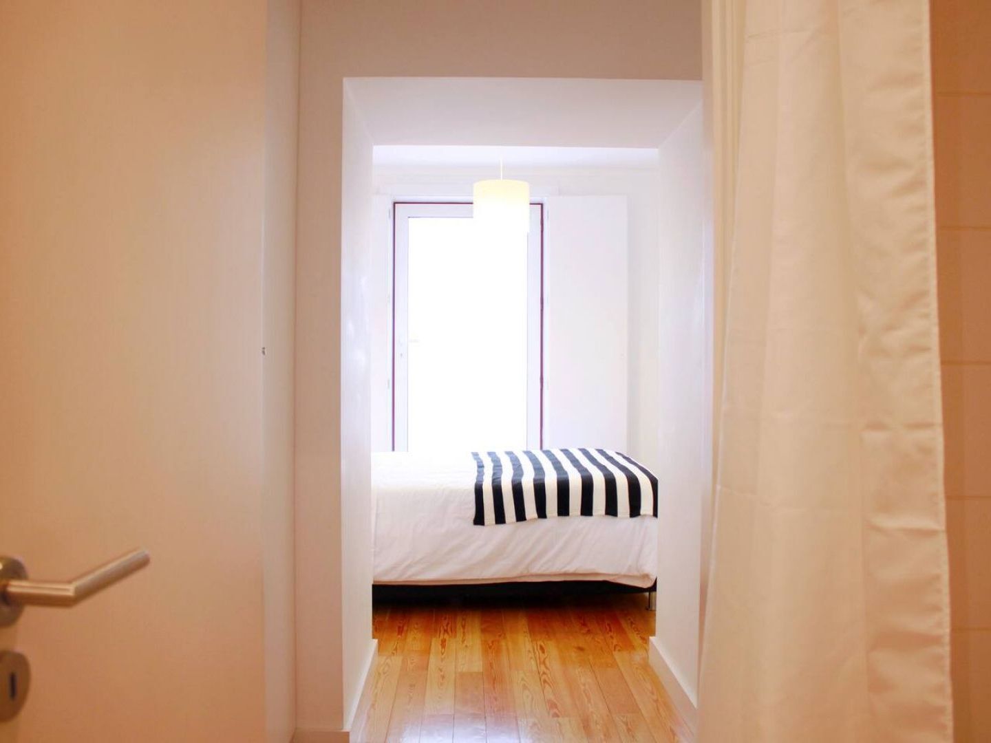 Joivy Modern 1-bed With Terrace, Moments From Sao Bento Palace *