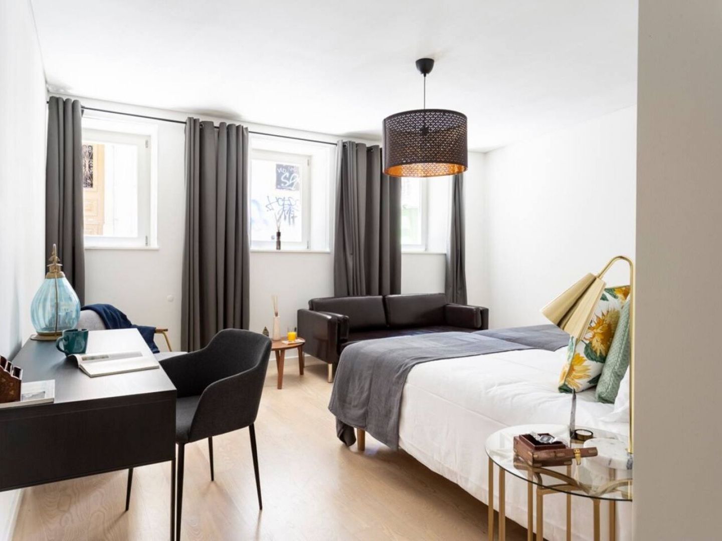 Altido Bright And Elegant 1br With Workspace And Huge Terrace In Pena, Close By Viewpoint Lisboa