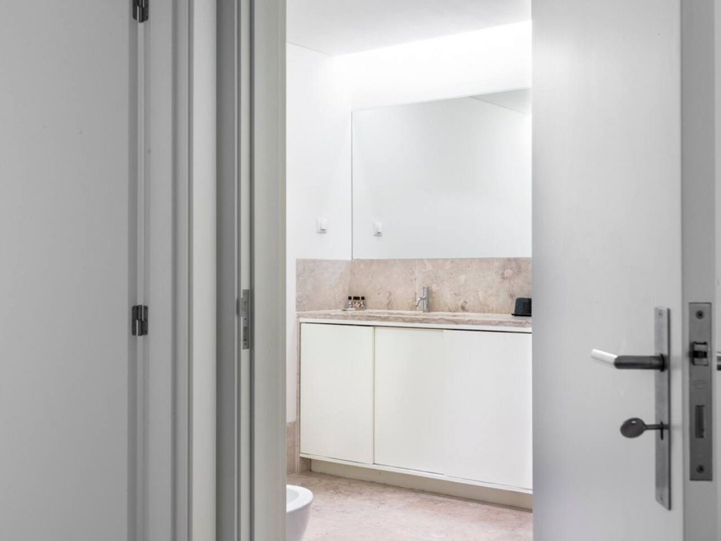 Altido Bright And Elegant 1br With Workspace And Huge Terrace In Pena, Close By Viewpoint * Lisboa