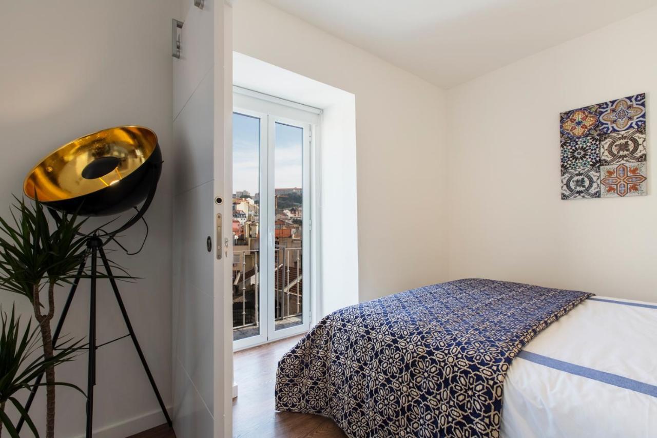 Amazing Downtown With Small Balcony With View Over The Castle Apartamento *