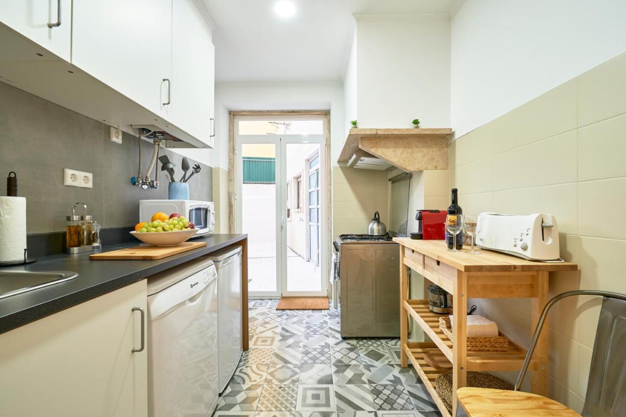 Belém Light Filled With Patio, By Timecooler Lisboa