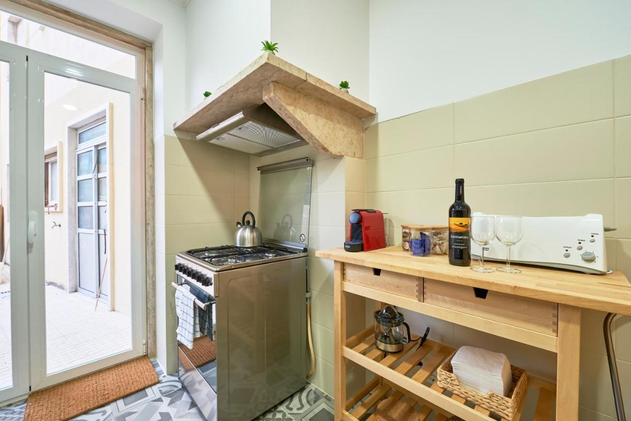 Belém Light Filled With Patio, By Timecooler Apartamento *