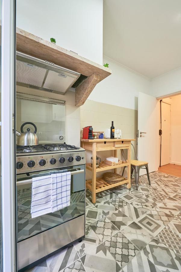 Belém Light Filled With Patio, By Timecooler Apartamento
