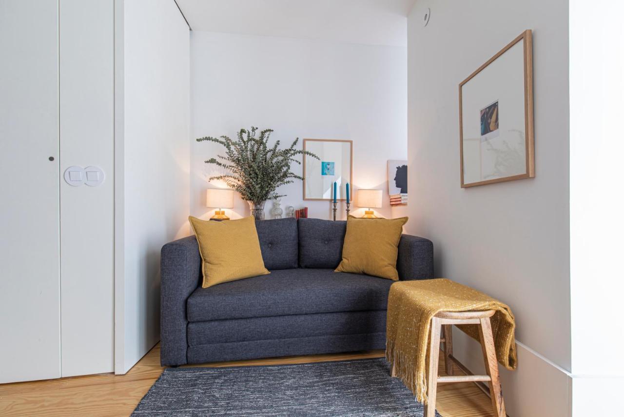 Lovelystay - The Blue Pool House Apartment Lisbon