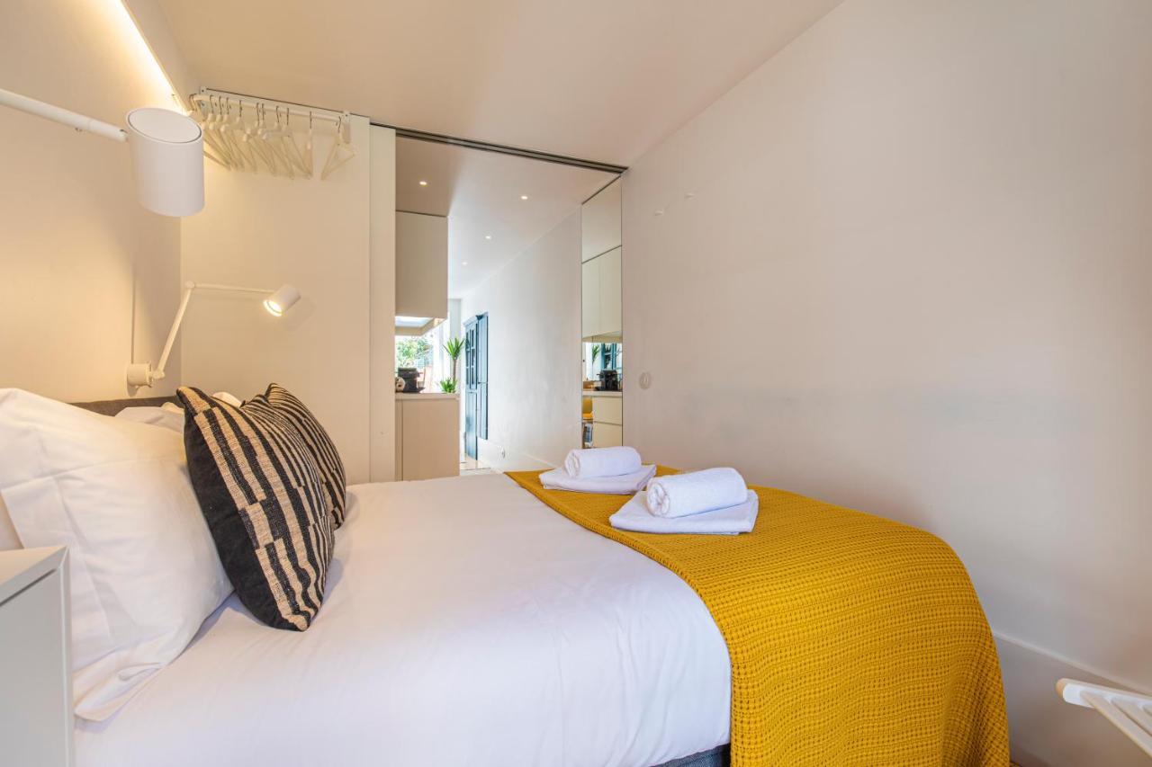 Lovelystay - The Blue Pool House * Lisbon