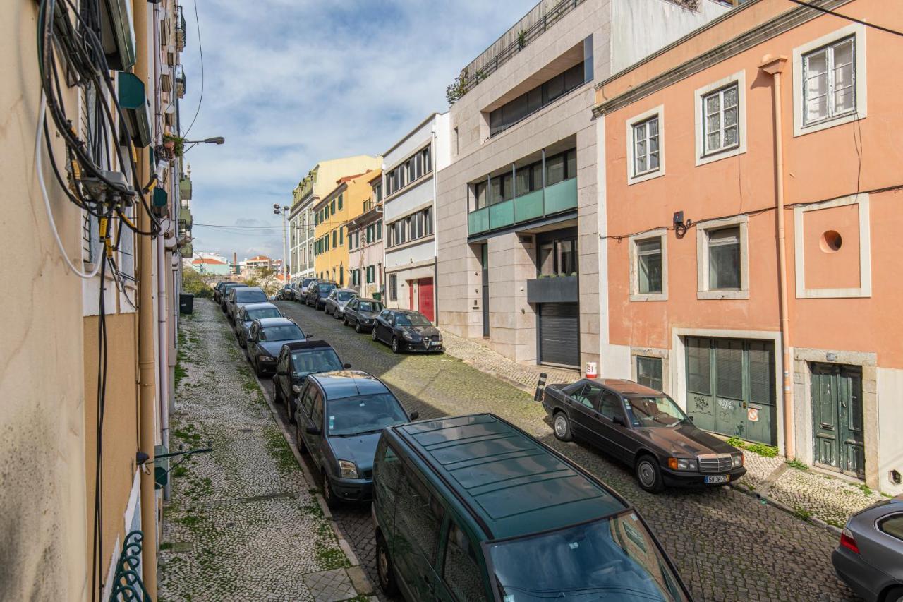 Lovelystay - The Blue Pool House Apartment Lisbon