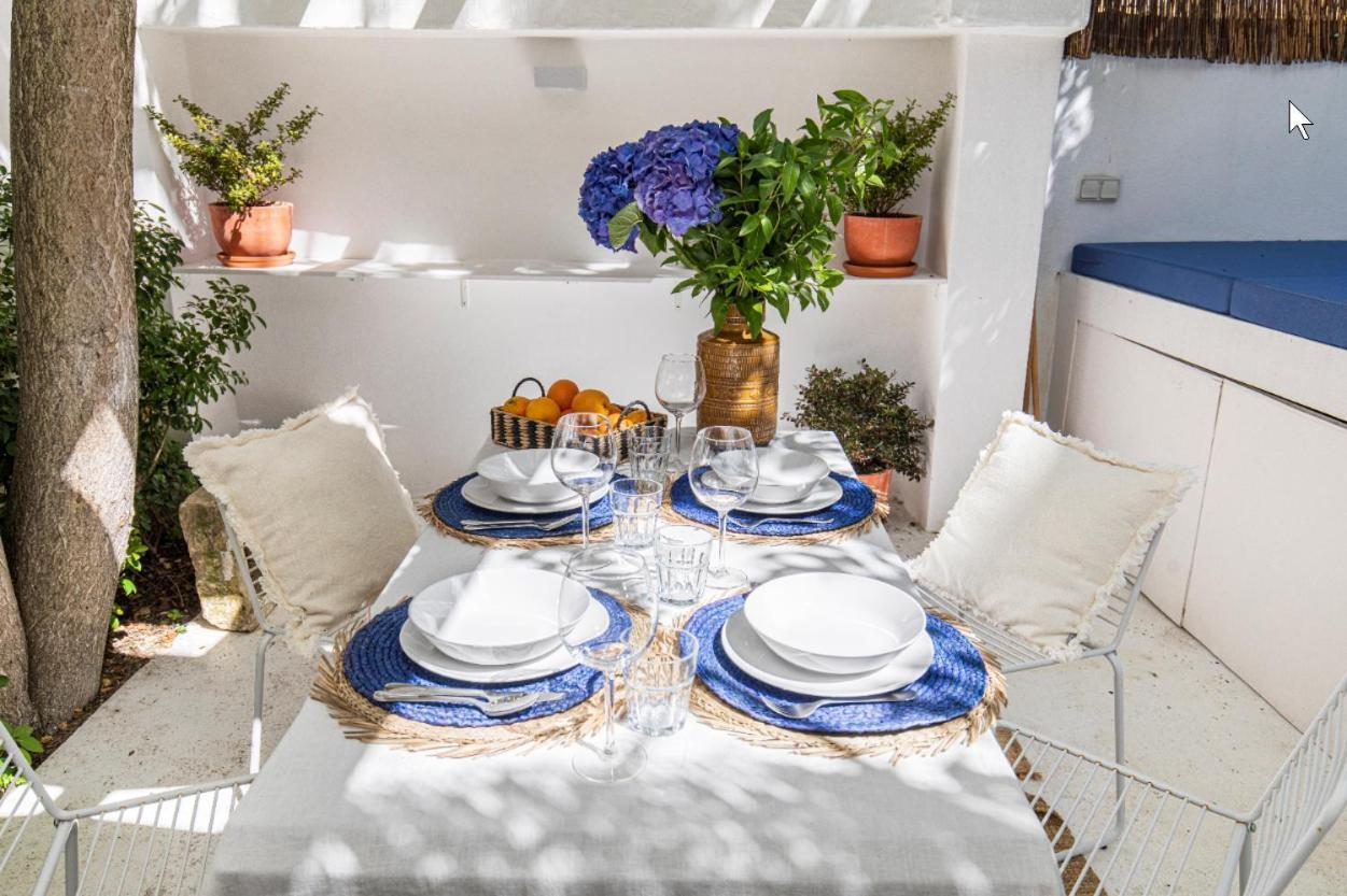 Lovelystay - The Blue Pool House Apartment