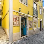 Joivy Cosy 1-Bed Flat With Seaview In Alfama