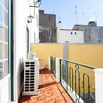 Flh Sao Bento Apartment With Balcony