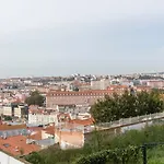 Stroll To Coffee Shops Near A Renovated Hillside Apartment In Graca