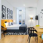 Porta Do Mar Deluxe Central Apartments
