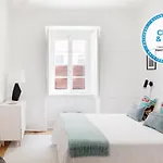 Renovated Charming Apartment With Terrace In Lapa