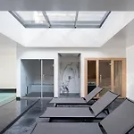 Whome | Av. Da Liberdade Deluxe Apartment W/ S-Pool, Gym & Parking