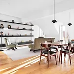 Joivy 2-Br Flat With Garage Near Castelo De S Jorge