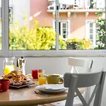 Sunny Apartment in the Heart of Príncipe Real