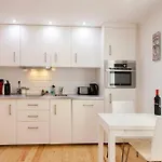 Charming Studio In Mouraria
